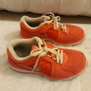 WOMEN'S NIKE SNEAKERS